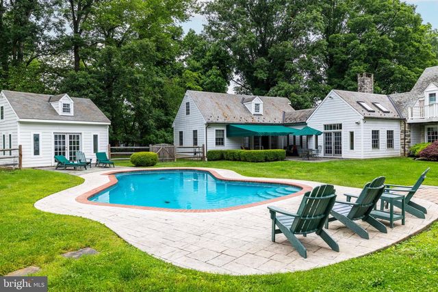 107 E MILL RD, Flourtown, PA 19031