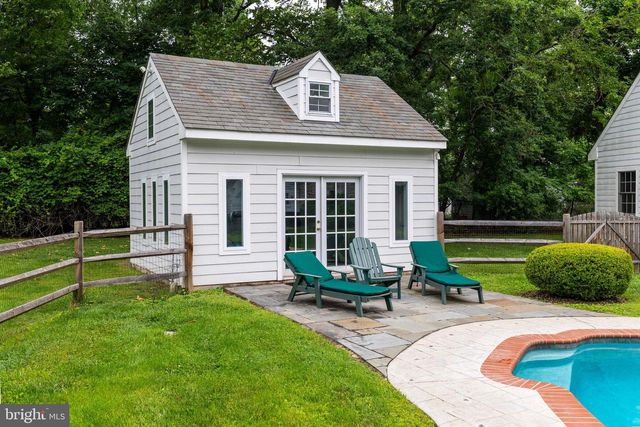 107 E MILL RD, Flourtown, PA 19031