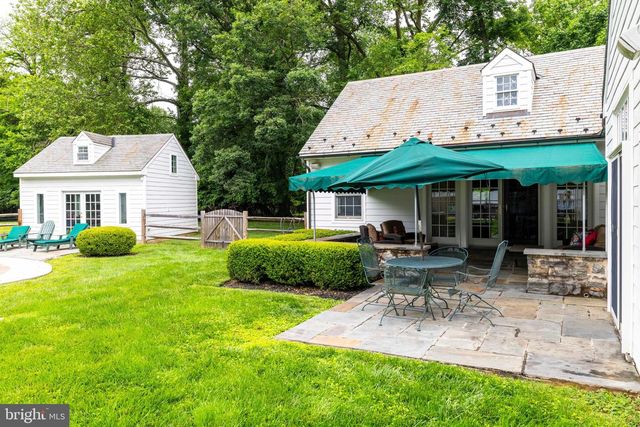 107 E MILL RD, Flourtown, PA 19031