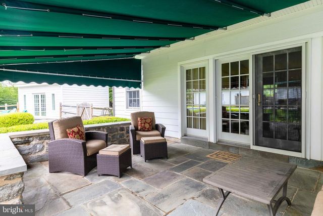 107 E MILL RD, Flourtown, PA 19031