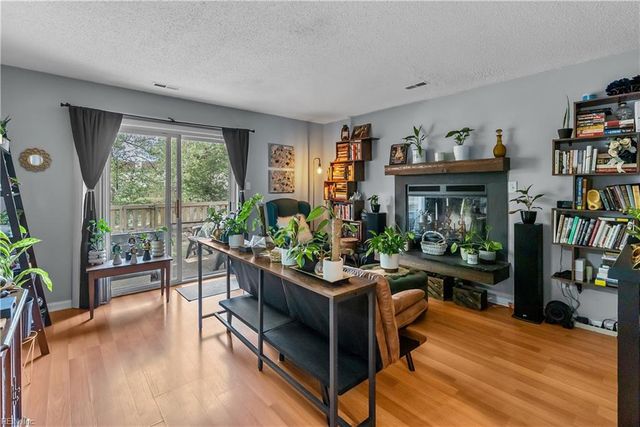 1637 Helmsley CT, Virginia Beach, VA 23464