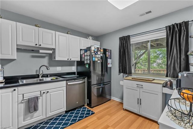 1637 Helmsley CT, Virginia Beach, VA 23464