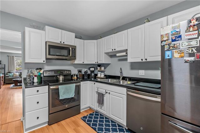 1637 Helmsley CT, Virginia Beach, VA 23464