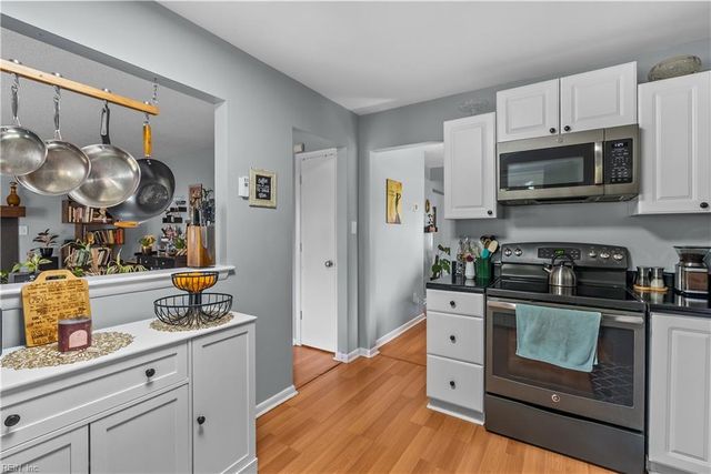 1637 Helmsley CT, Virginia Beach, VA 23464