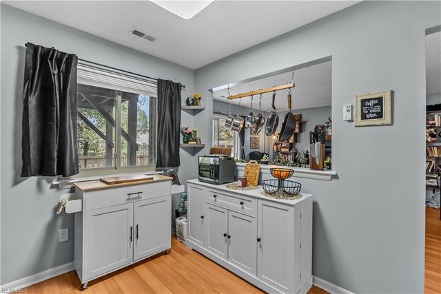 1637 Helmsley CT, Virginia Beach, VA 23464