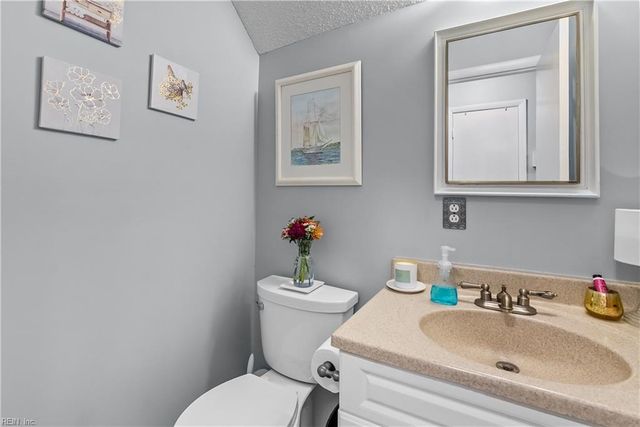 1637 Helmsley CT, Virginia Beach, VA 23464