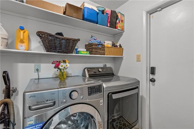 1637 Helmsley CT, Virginia Beach, VA 23464