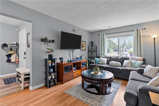 1637 Helmsley CT, Virginia Beach, VA 23464