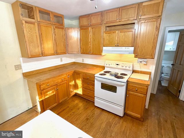 490 MEADOW LN, Lebanon, PA 17042