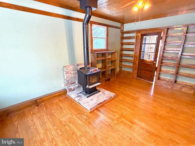 490 MEADOW LN, Lebanon, PA 17042