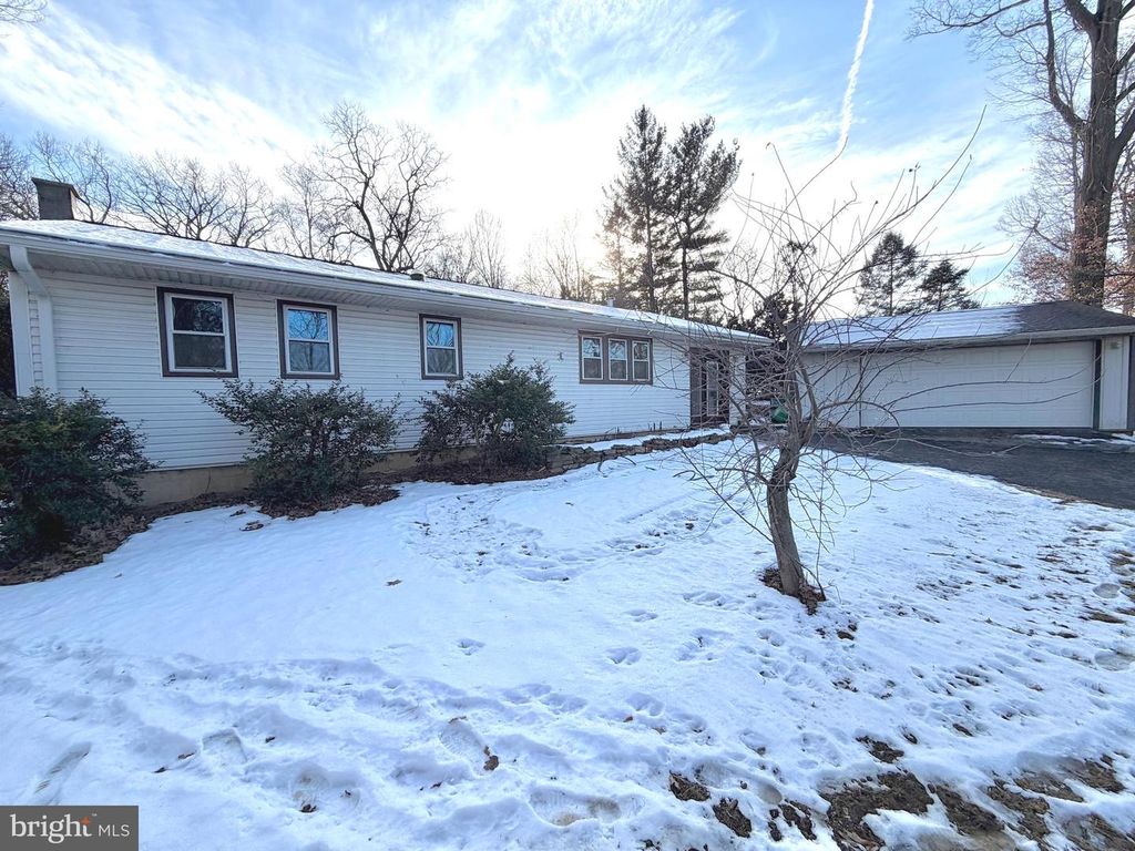 490 MEADOW LN, Lebanon, PA 17042