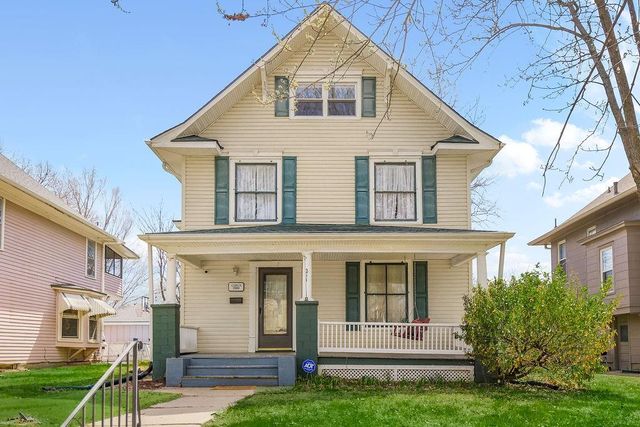 211 Vine Street, Leavenworth, KS 66048