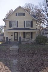 211 Vine Street, Leavenworth, KS 66048