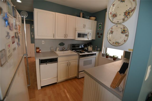 194 Smith 1P, Freeport, NY 11520