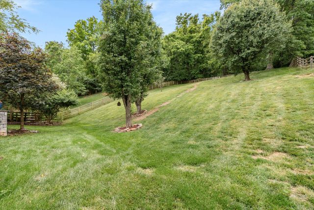 1051 Holly Tree Farms Rd, Brentwood, TN 37027