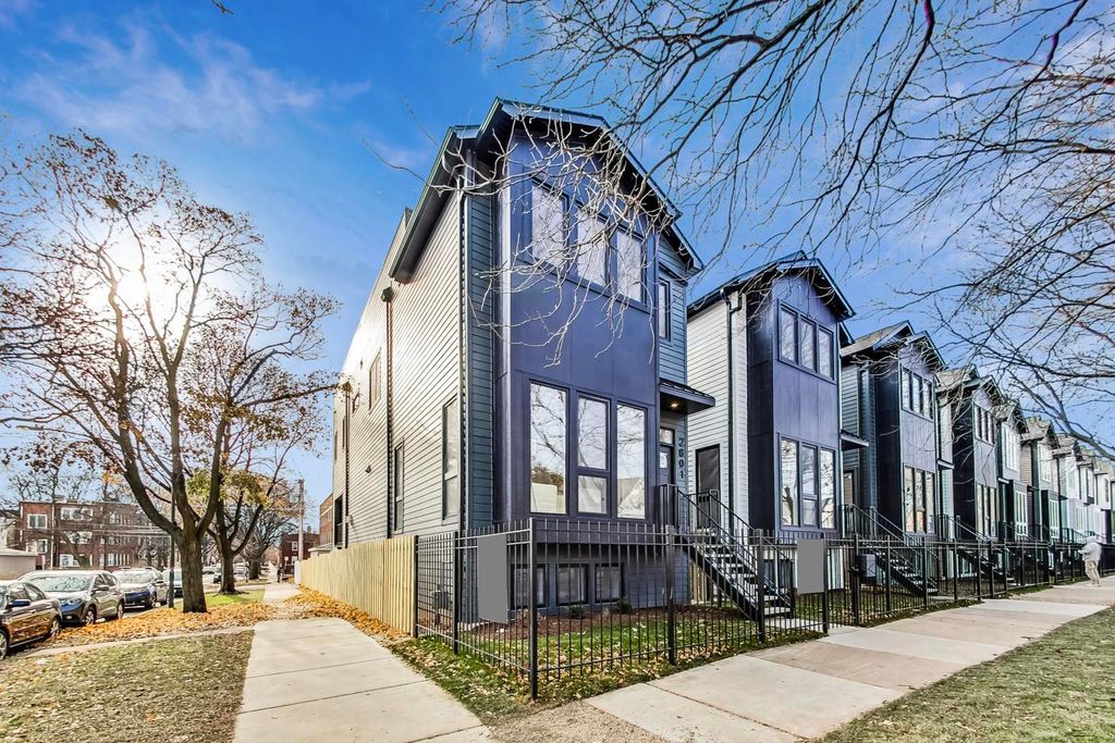 2607 W Carmen Avenue, Chicago, IL 60625