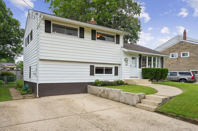 85 W WOODCREST AVE, Maple Shade, NJ 08052