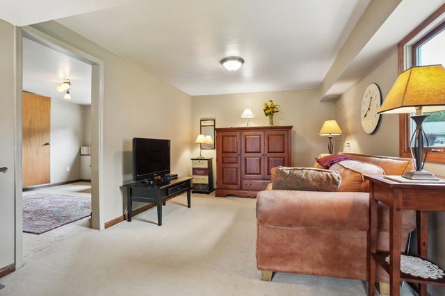 85 W WOODCREST AVE, Maple Shade, NJ 08052