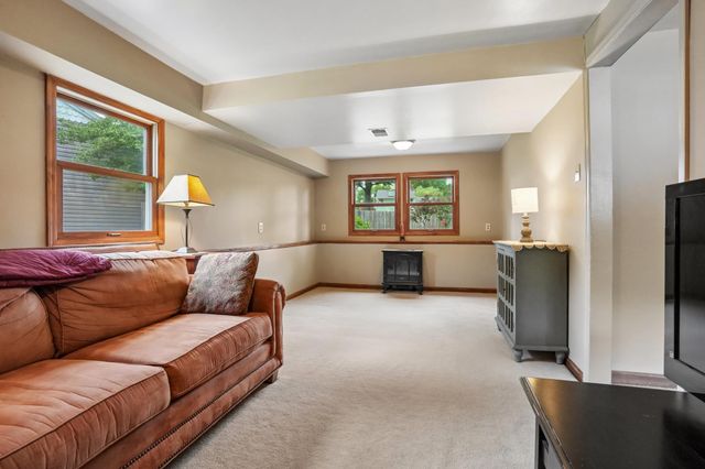 85 W WOODCREST AVE, Maple Shade, NJ 08052