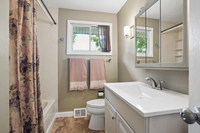 85 W WOODCREST AVE, Maple Shade, NJ 08052