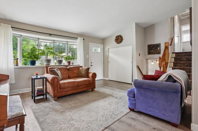 85 W WOODCREST AVE, Maple Shade, NJ 08052
