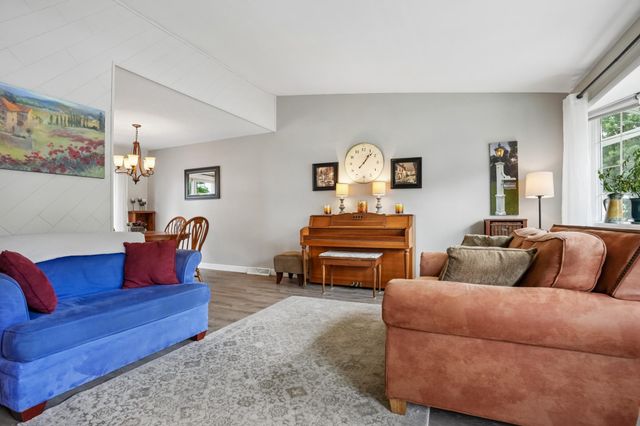 85 W WOODCREST AVE, Maple Shade, NJ 08052