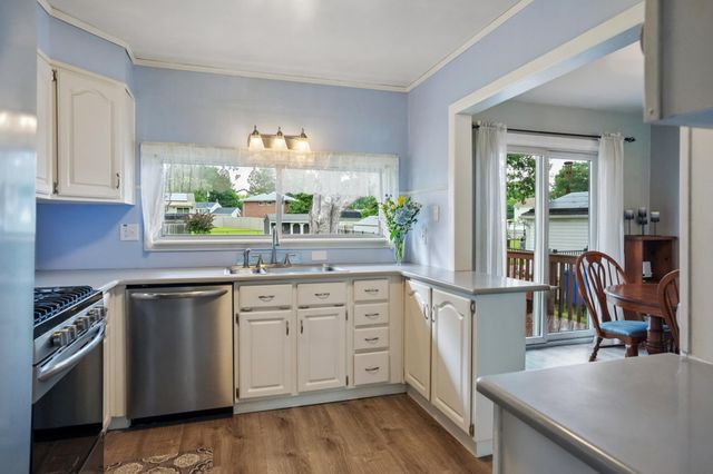 85 W WOODCREST AVE, Maple Shade, NJ 08052