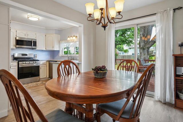 85 W WOODCREST AVE, Maple Shade, NJ 08052