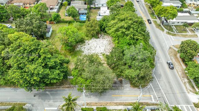 1585 NE 158th St, North Miami Beach, FL 33162