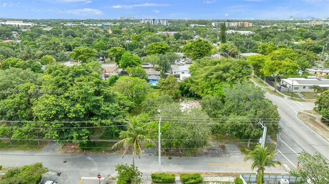 1585 NE 158th St, North Miami Beach, FL 33162