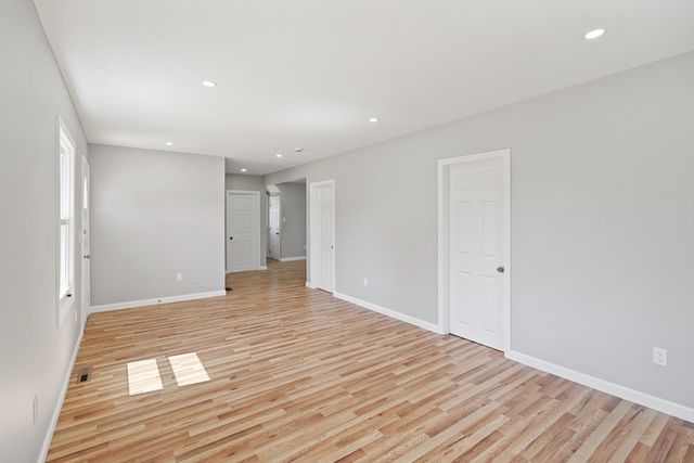 592 Prospect St, Chicopee, MA 01020