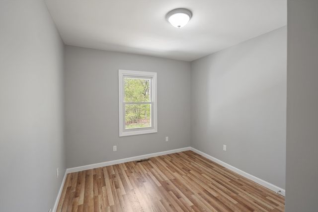 592 Prospect St, Chicopee, MA 01020