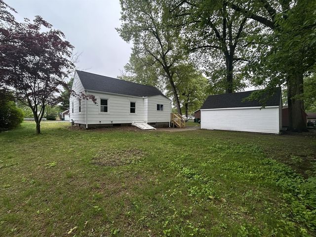 592 Prospect St, Chicopee, MA 01020