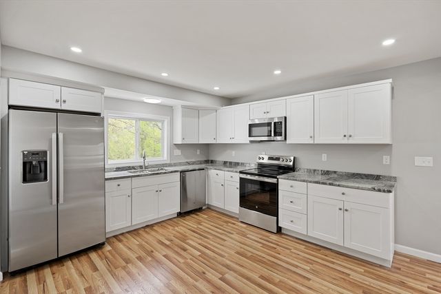 592 Prospect St, Chicopee, MA 01020