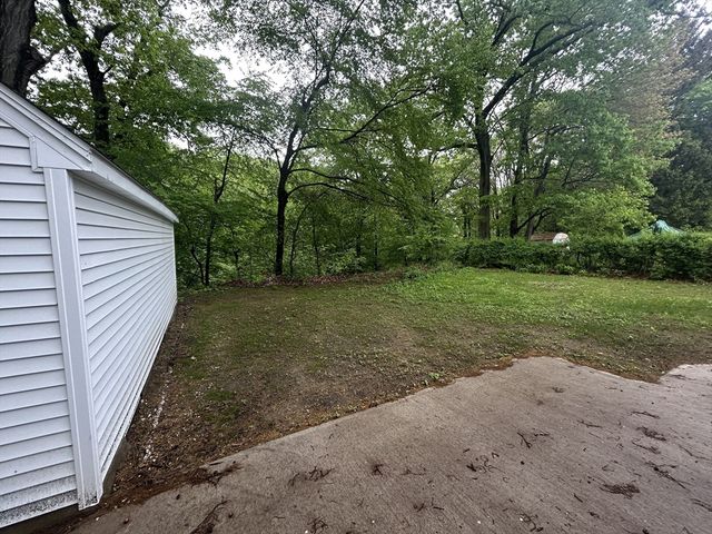 592 Prospect St, Chicopee, MA 01020