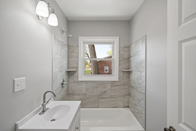 592 Prospect St, Chicopee, MA 01020