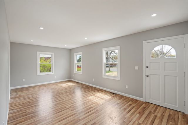 592 Prospect St, Chicopee, MA 01020