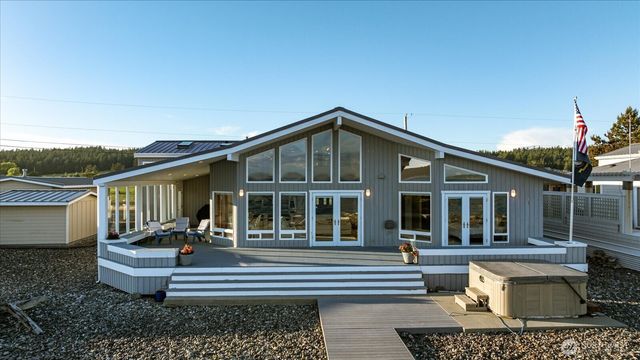 333 Keystone Avenue, Coupeville, WA 98239