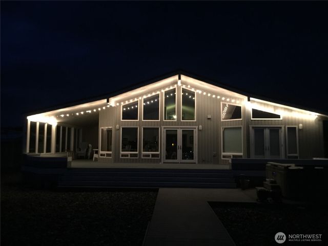 333 Keystone Avenue, Coupeville, WA 98239