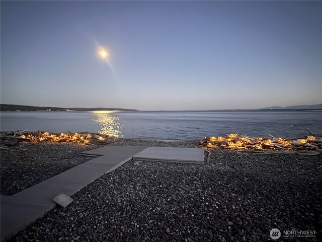 333 Keystone Avenue, Coupeville, WA 98239