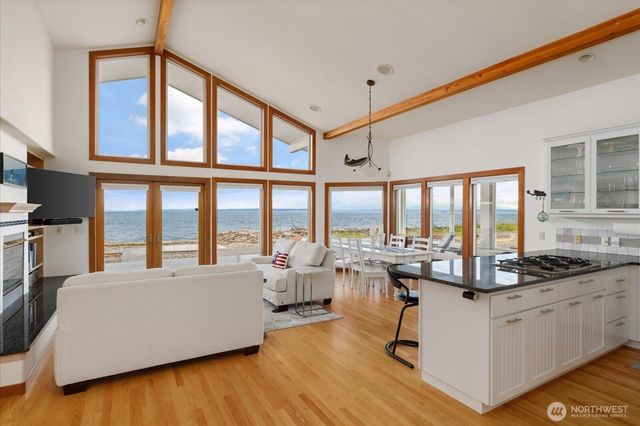333 Keystone Avenue, Coupeville, WA 98239