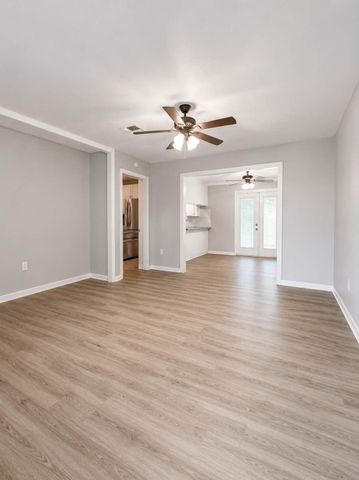 2721 27th Avenue N, Texas City, TX 77590