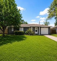 2721 27th Avenue N, Texas City, TX 77590
