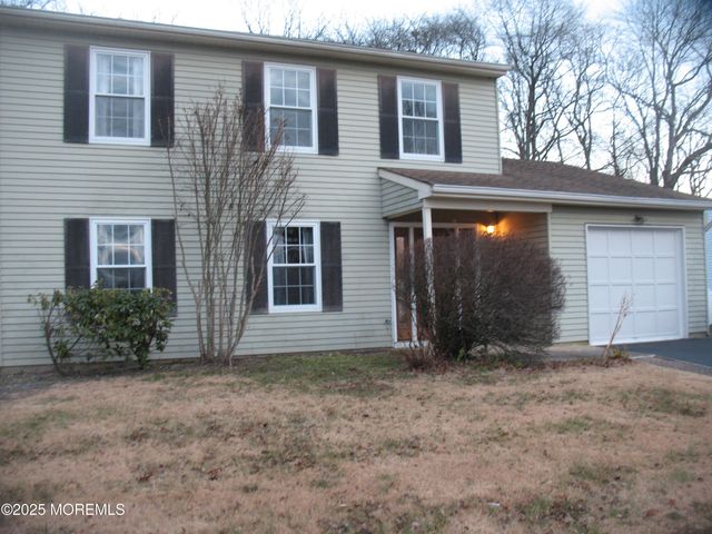 32 Appletree Road, Howell, NJ 07731