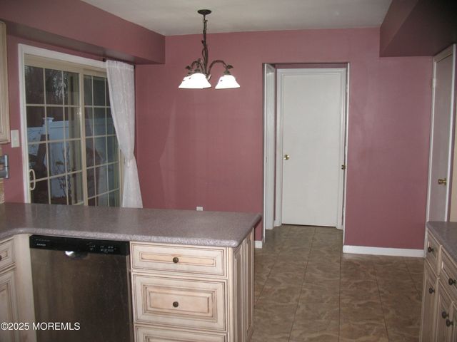 32 Appletree Road, Howell, NJ 07731