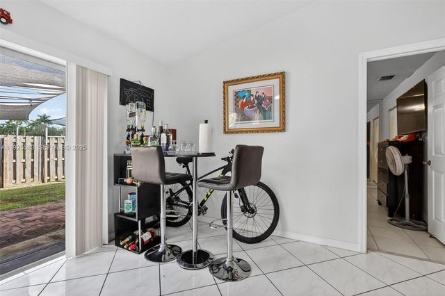 18615 NW 84th Pl 104-1, Hialeah, FL 33015