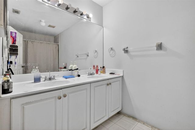 18615 NW 84th Pl 104-1, Hialeah, FL 33015