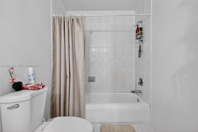 18615 NW 84th Pl 104-1, Hialeah, FL 33015