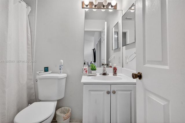 18615 NW 84th Pl 104-1, Hialeah, FL 33015