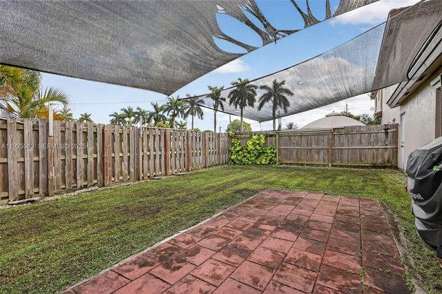 18615 NW 84th Pl 104-1, Hialeah, FL 33015